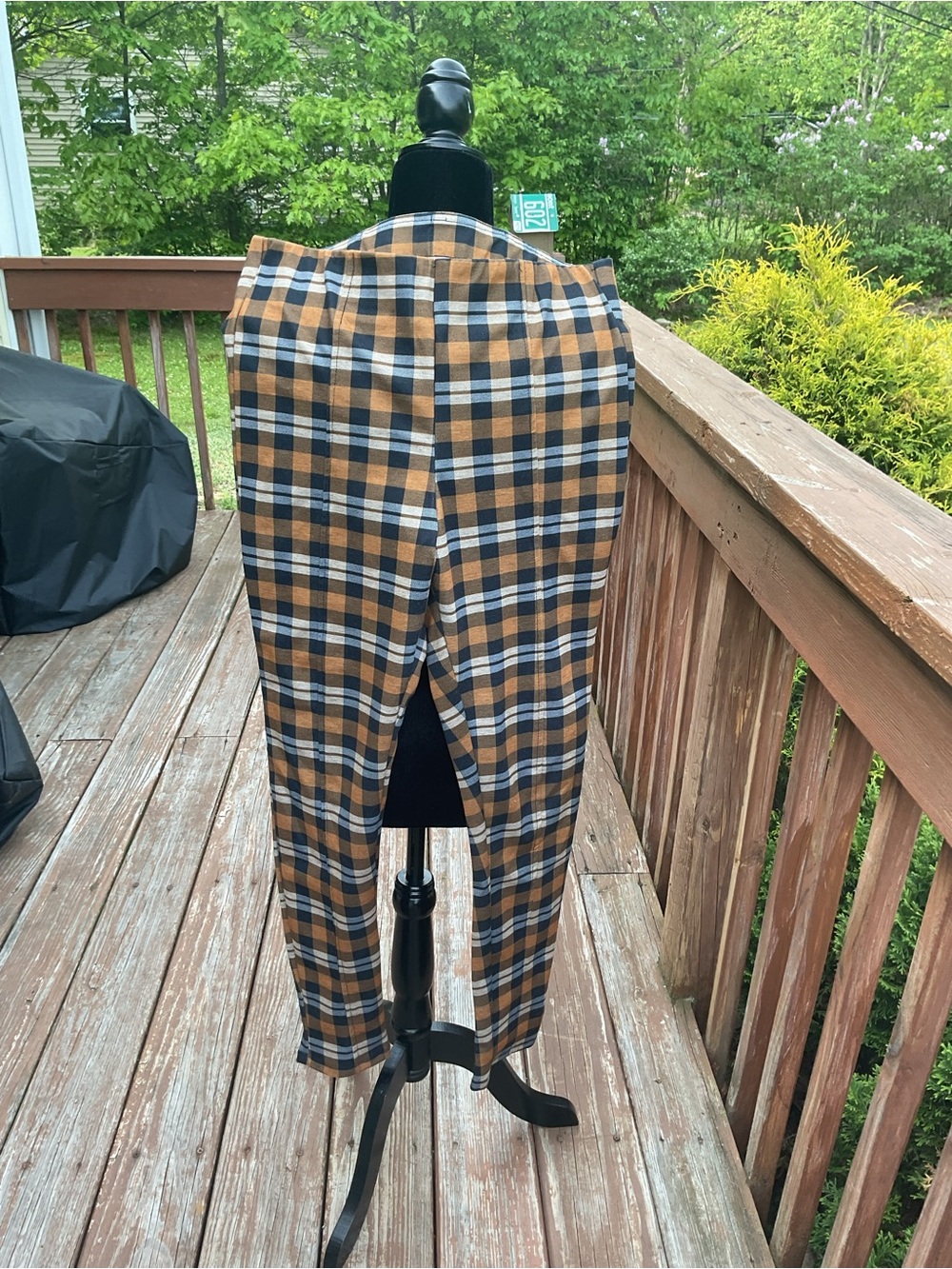 Women's Plaid Skinny Pants in navy and mustard yellow